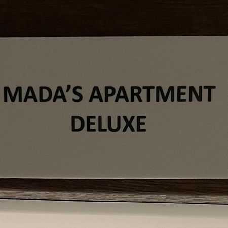Mada'S Apartment Deluxe Bari Exteriör bild
